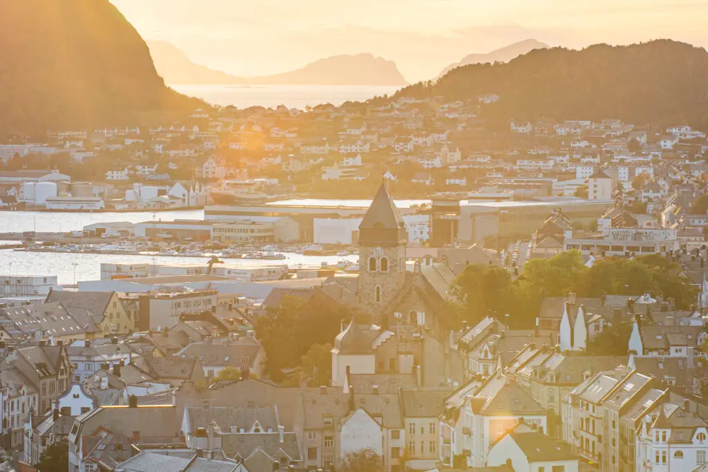 A sunset picture on Alesund from the mount Aksla