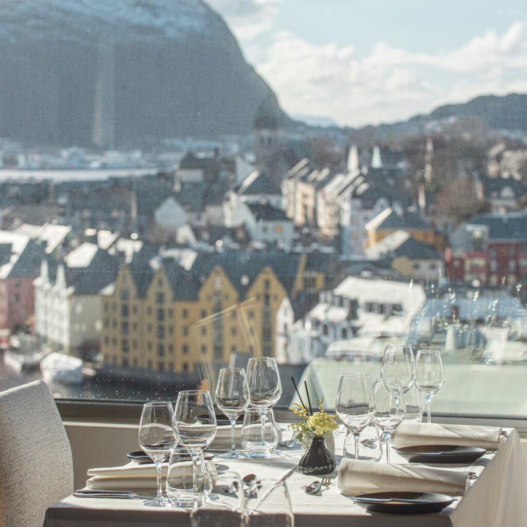 A amazing view on the town of Ålesund from a table of the Polarbjørn restaurant